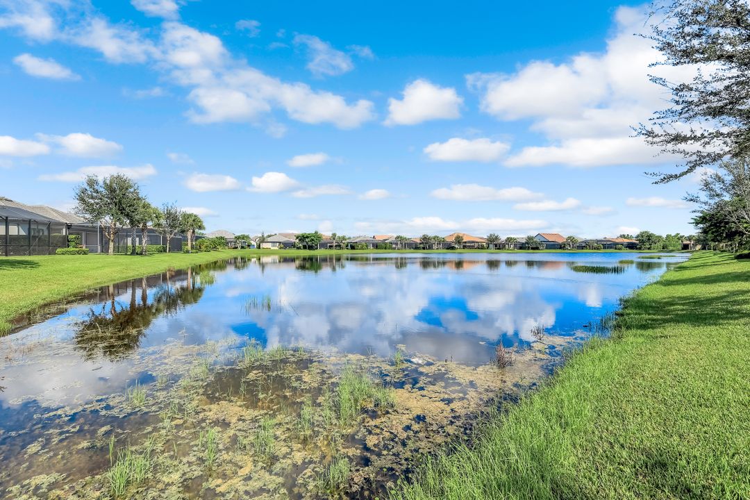 7659 Jacaranda Ln, Naples, FL 34114