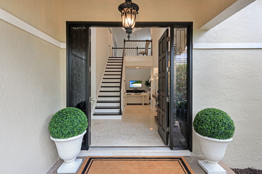 211 Via Napoli, Naples, FL 34105