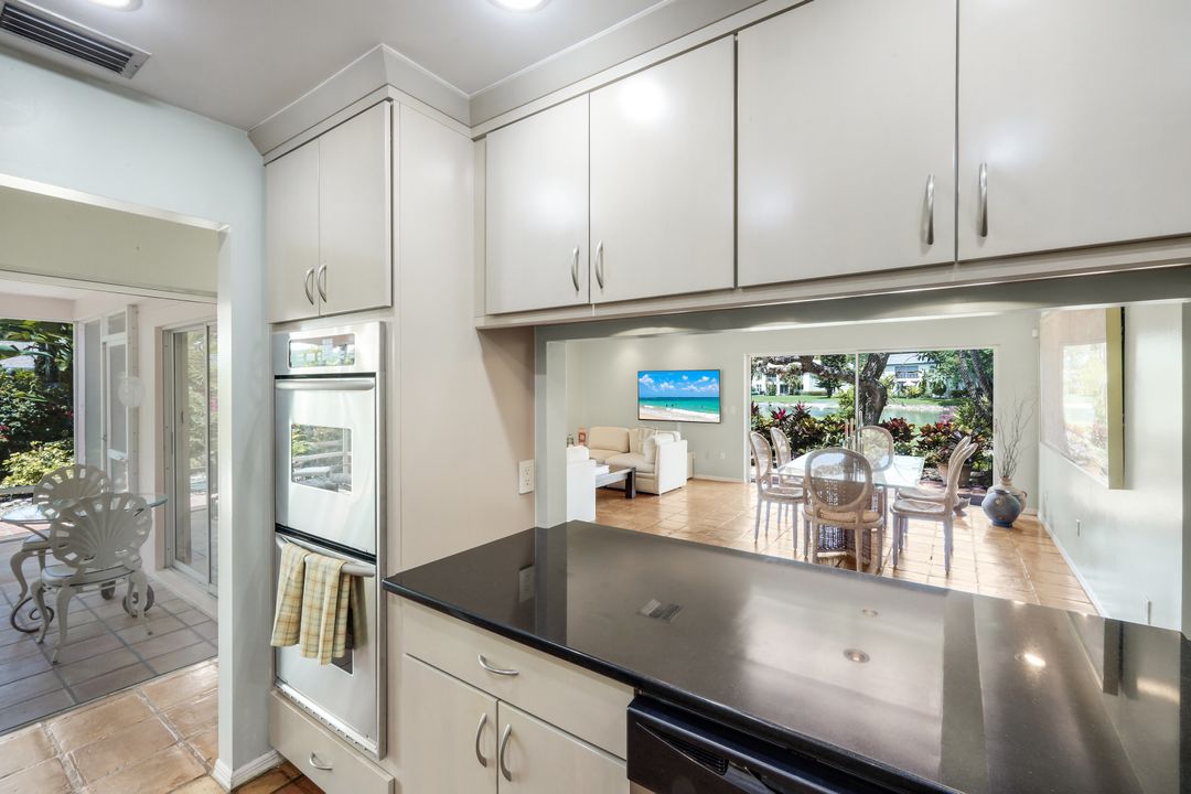 330 Bald Eagle Dr, Naples, FL 34105