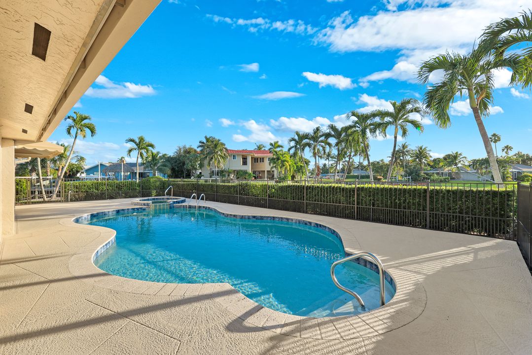 954 Bal Isle Dr, Fort Myers, FL 33919