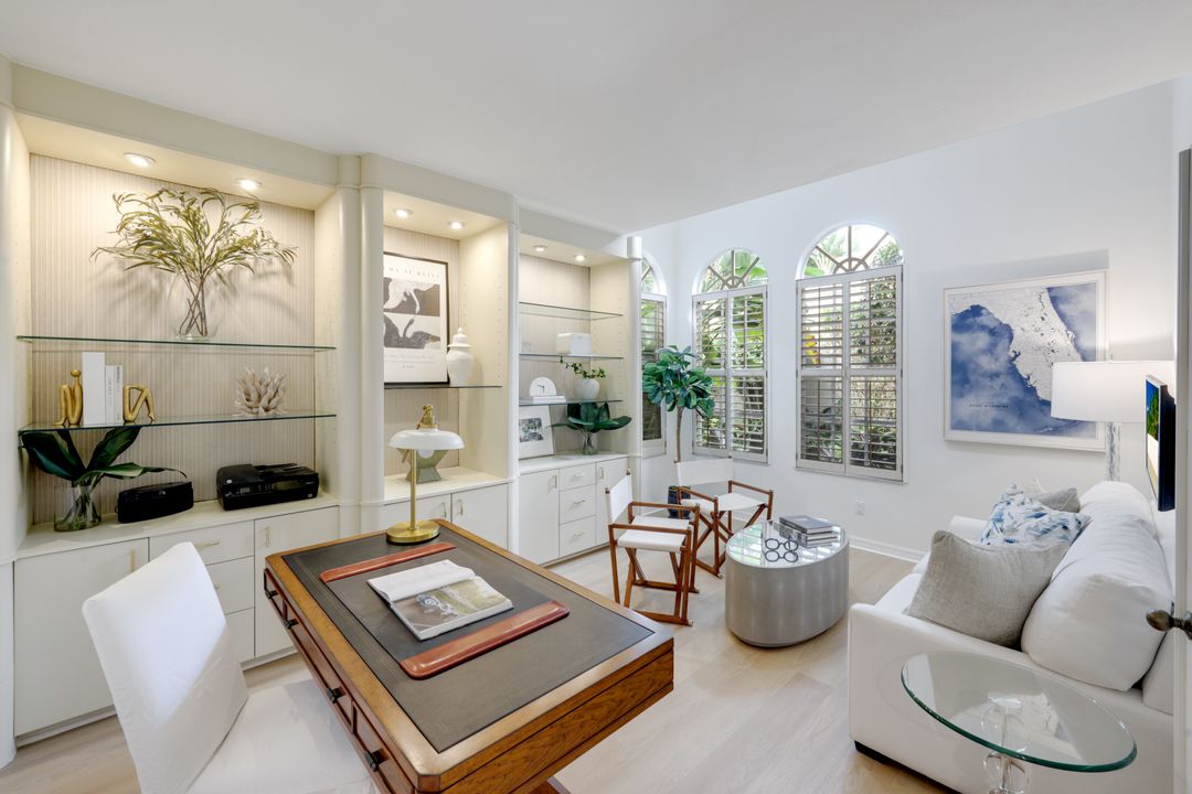 211 Via Napoli, Naples, FL 34105