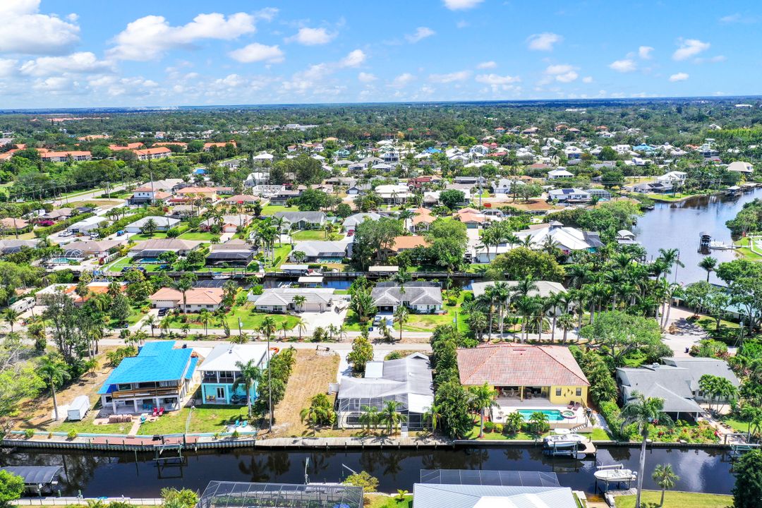 27098 Del Ln, Bonita Springs, FL 34135