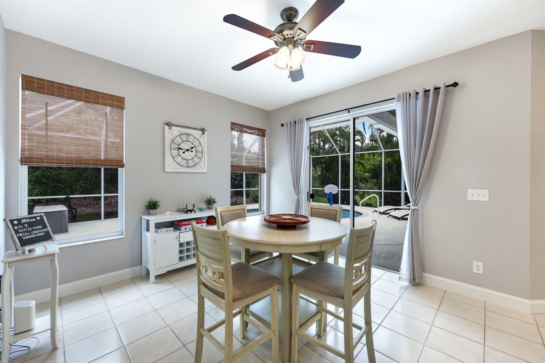 697 Crossfield Cir, Naples, FL 34104