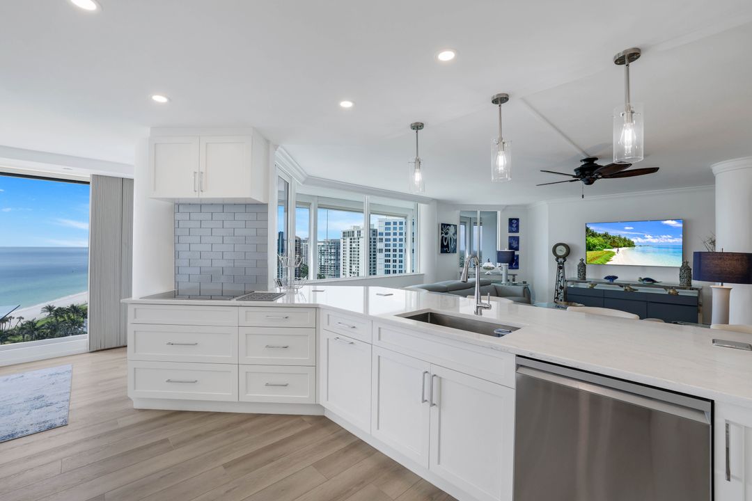 4041 Gulf Shore Blvd N #1705, Naples, FL 34103