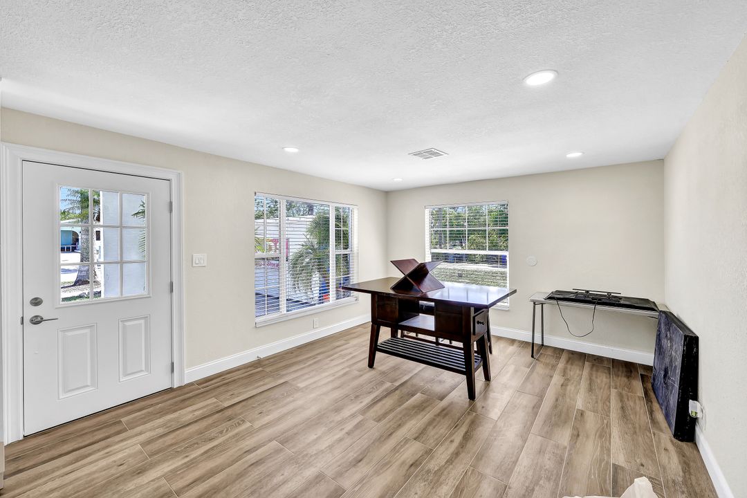 1273 5th Ave N, Naples, FL 34102