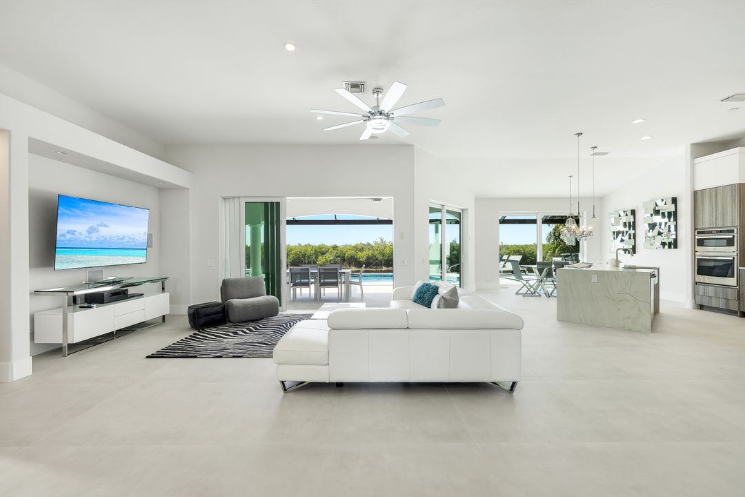 3624 Surfside Blvd, Cape Coral, FL 33914