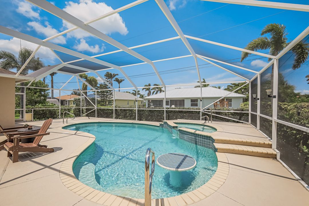 1933 SW 38th St, Cape Coral, FL 33914