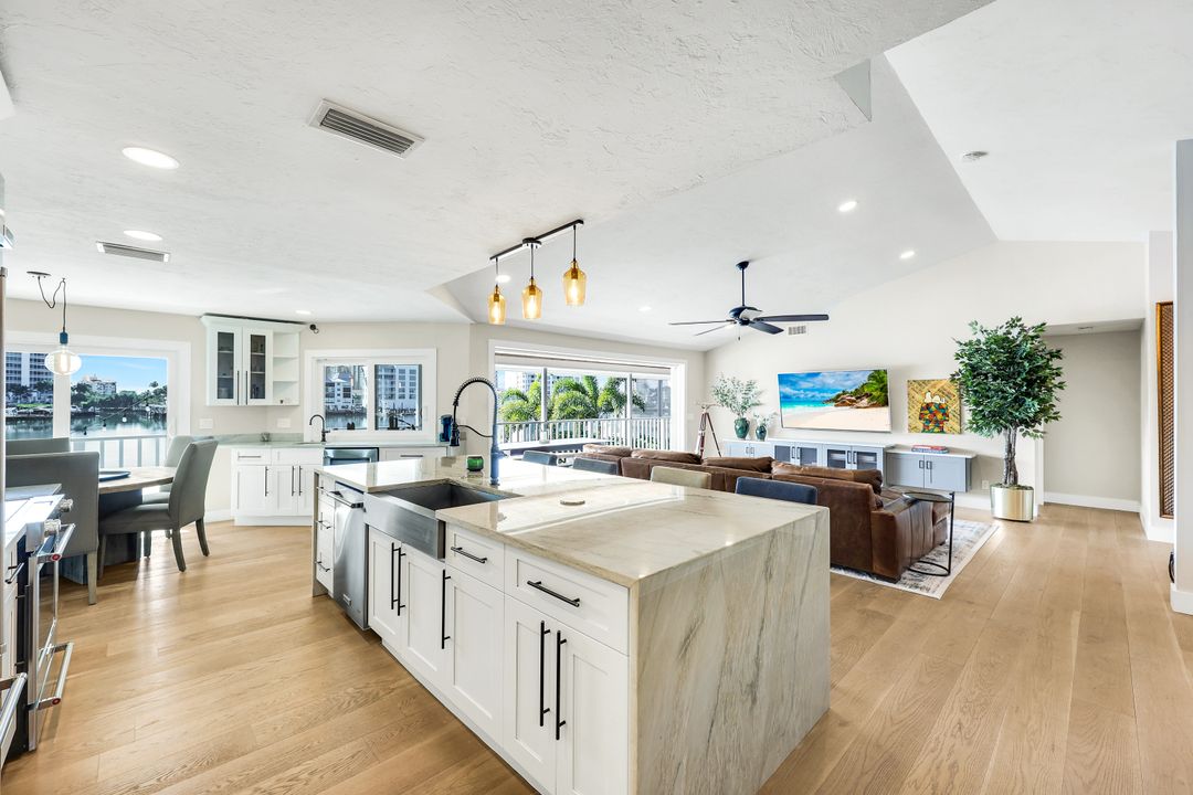 336 Oak Ave, Naples, FL 34108