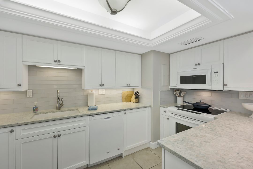 3443 Gulf Shore Blvd N #3044, Naples, FL 34103