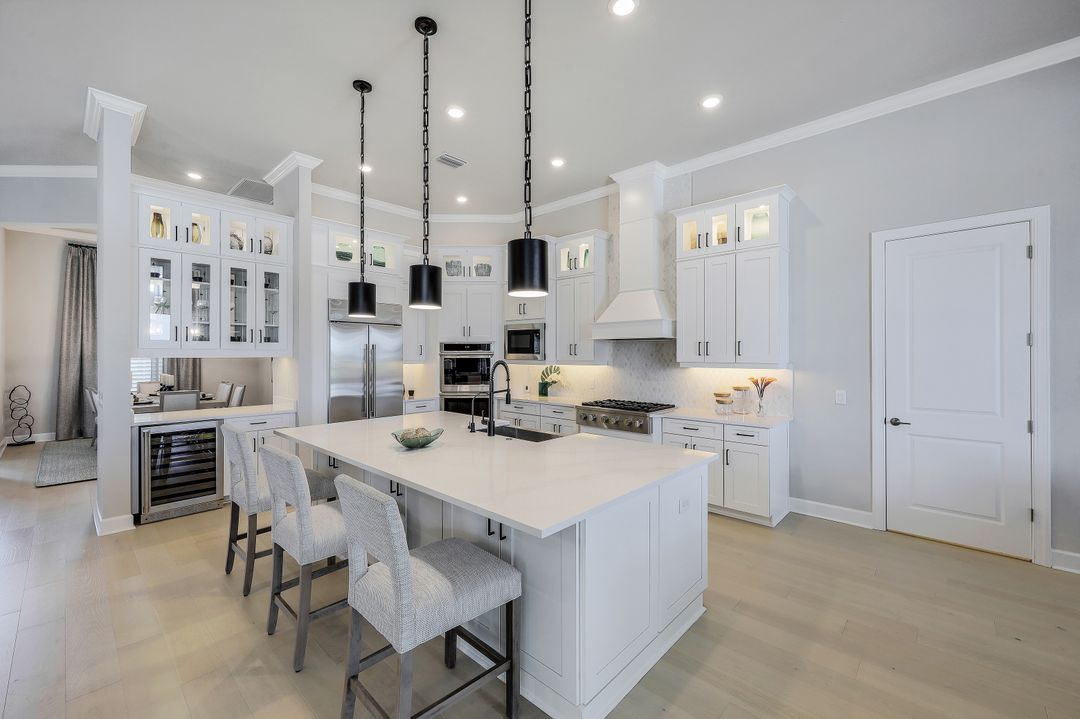 15572 Montello Ln, Naples, FL 34114