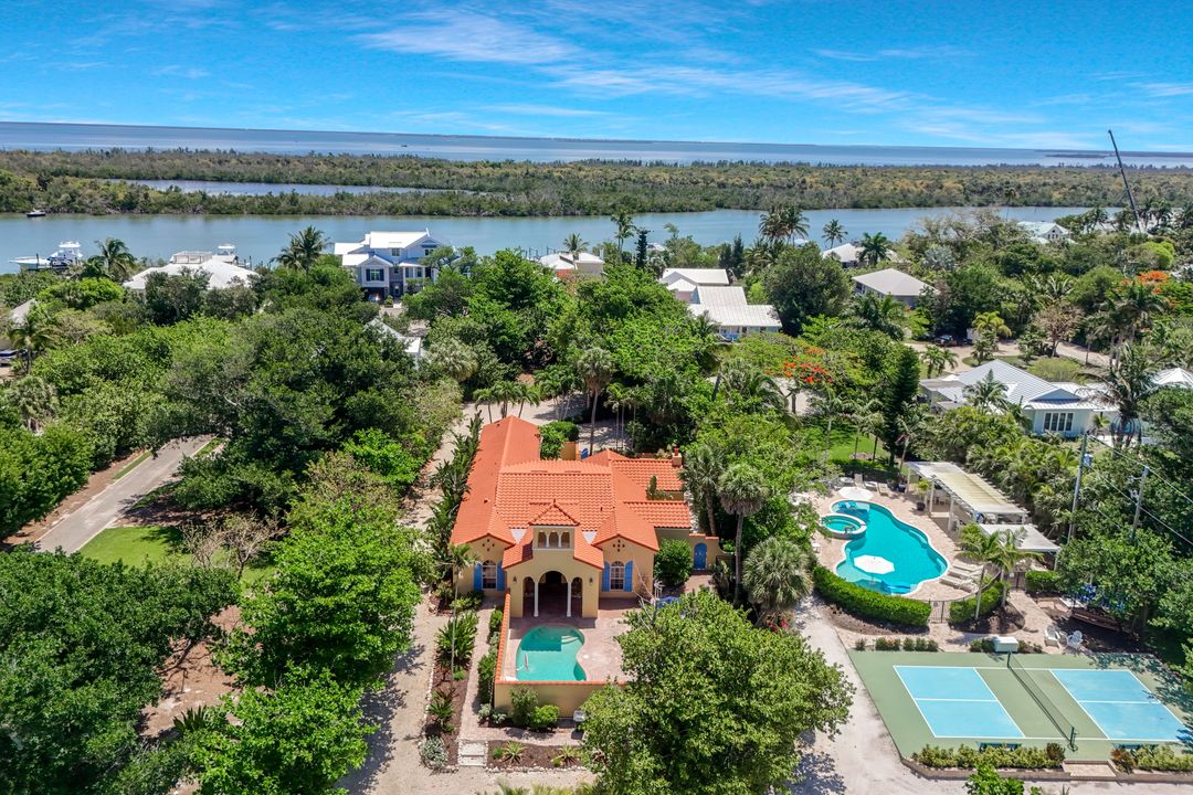 16167 Captiva Dr, Captiva, FL 33924
