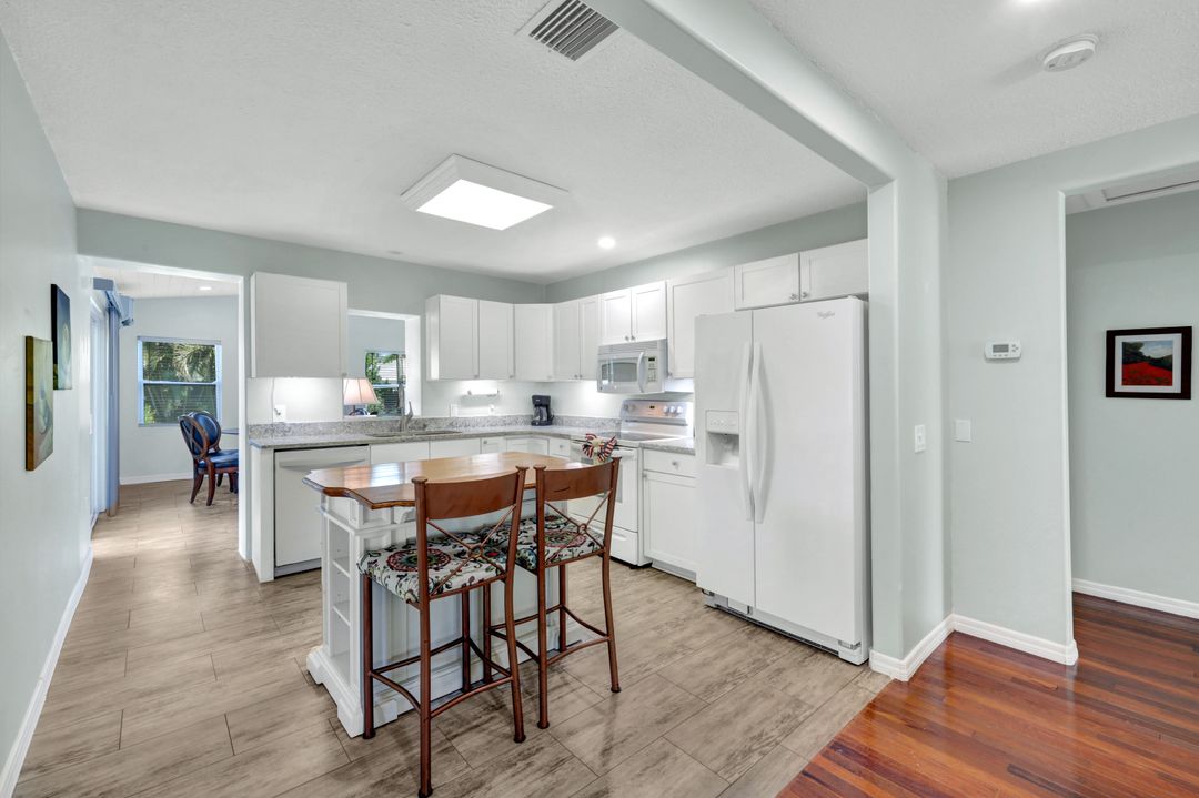 785 102nd Ave N, Naples, FL 34108