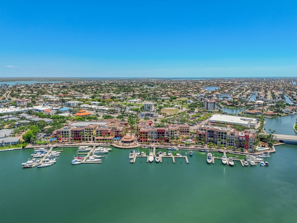 620 Rockport Ct, Marco Island, FL 34145