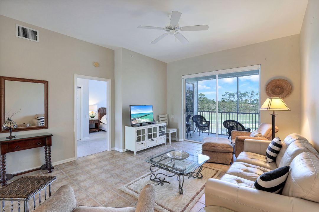 8247 Parkstone Pl #306, Naples, FL 34120