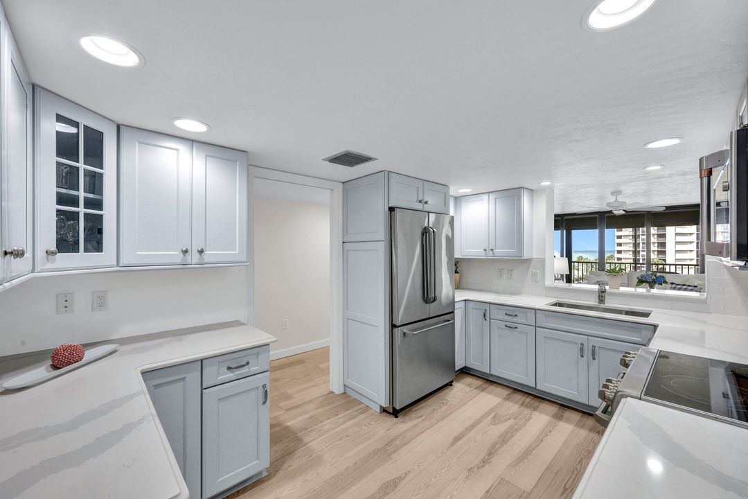 11030 Gulf Shore Dr #302, Naples, FL 34108