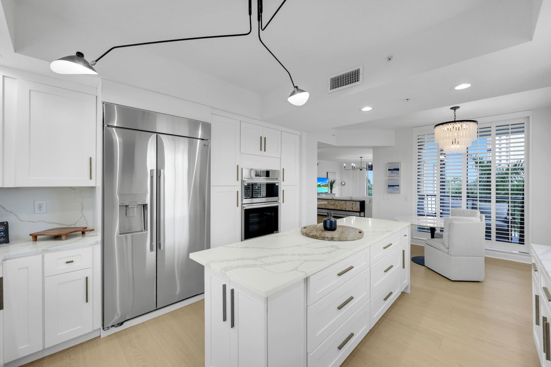 8720 Bay Colony Dr #404, Naples, FL 34108