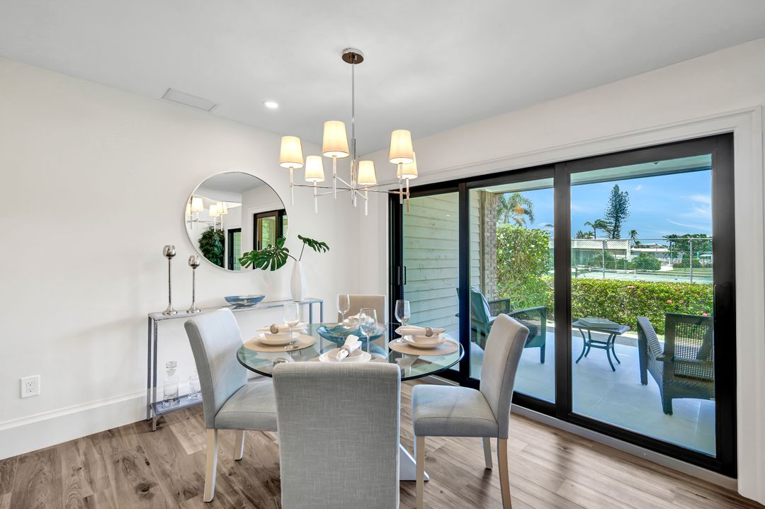 563 Park Shore Dr, Naples, FL 34103