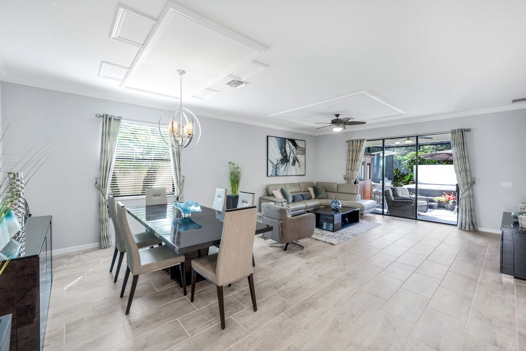 4244 Raffia Palm Cir, Naples, FL 34119