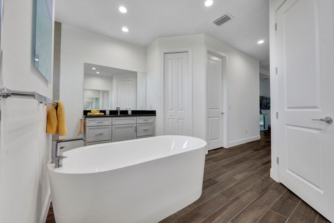 406 SW 28th St, Cape Coral, FL 33914