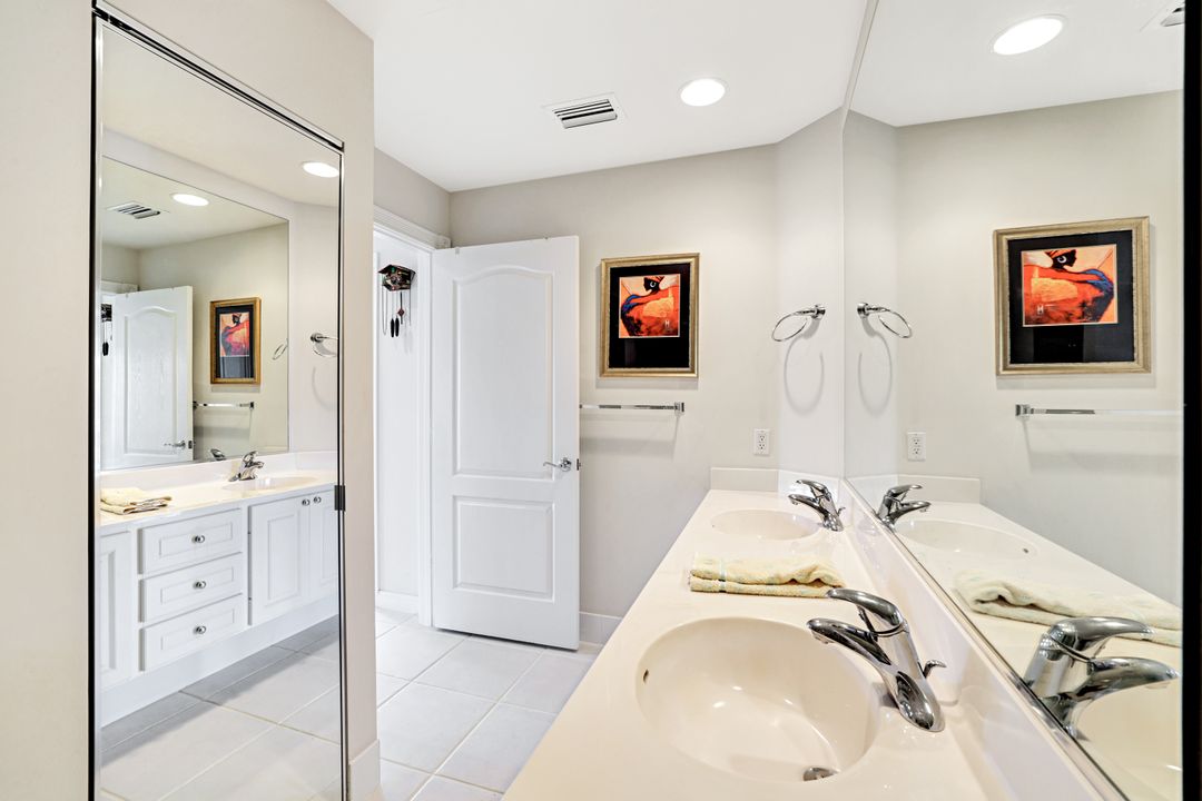 4307 Redonda Ln, Naples, FL 34119