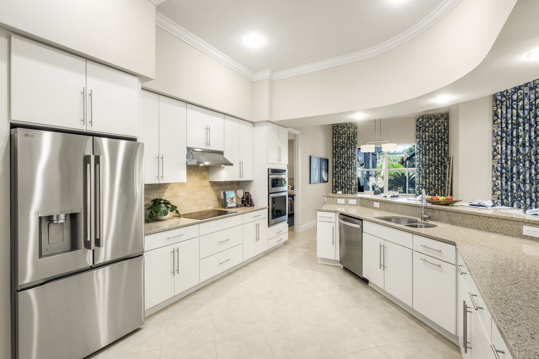 9314 Quarry Dr, Naples, FL 34120