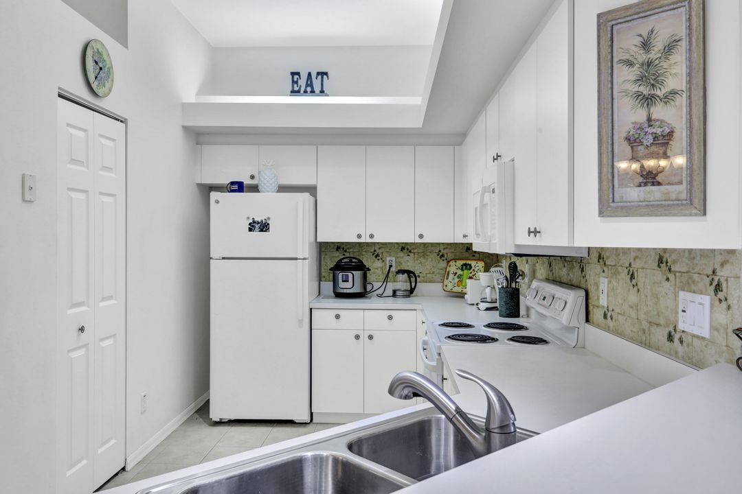 10711 Halfmoon Shoal Rd #203, Bonita Springs, FL 34135