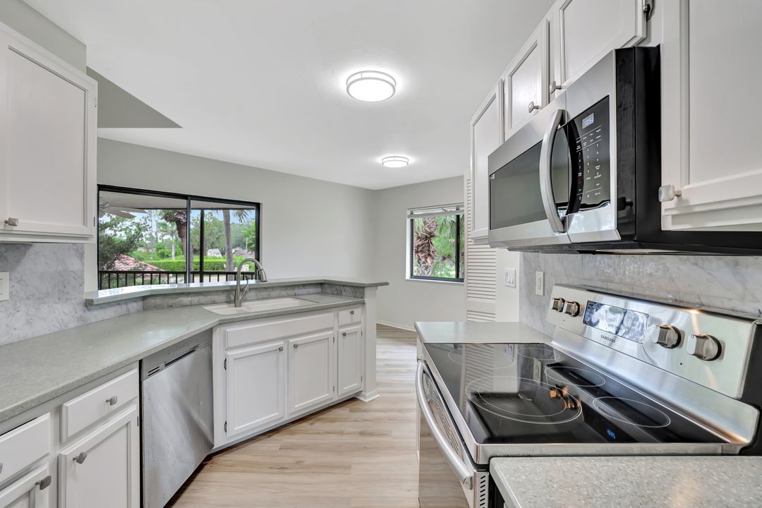 206 Bennington Dr #5, Naples, FL 34104
