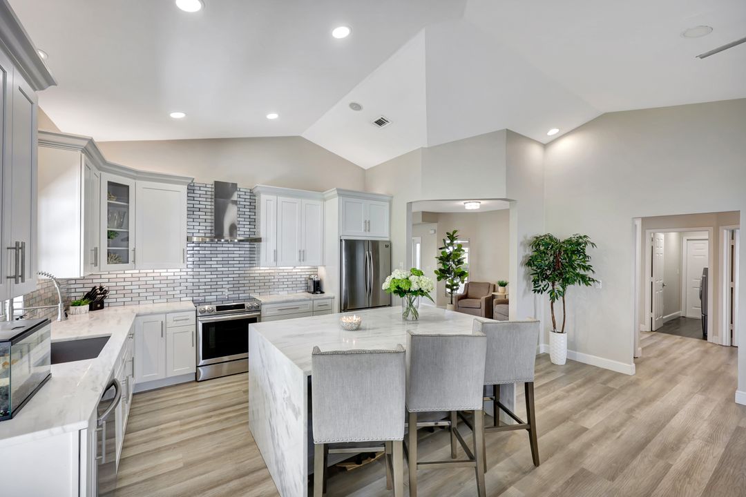 5138 Kristin Ct, Naples, FL 34105