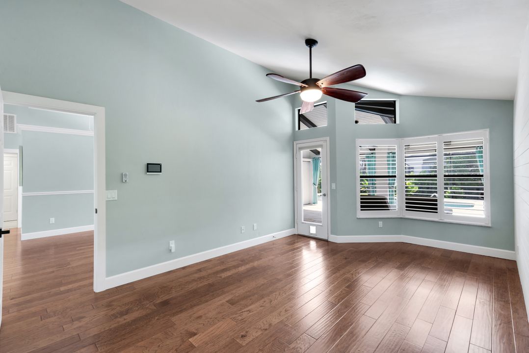 520 Raven Way, Naples, FL 34110