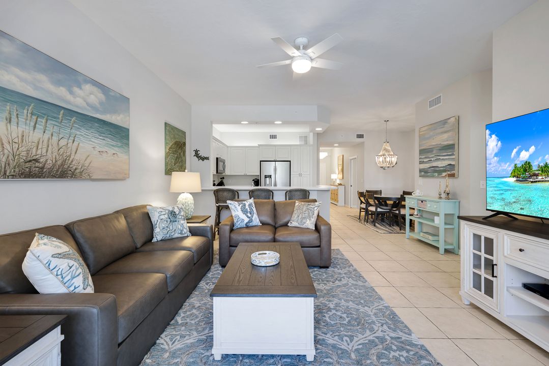 460 Launch Cir #202, Naples, FL 34108