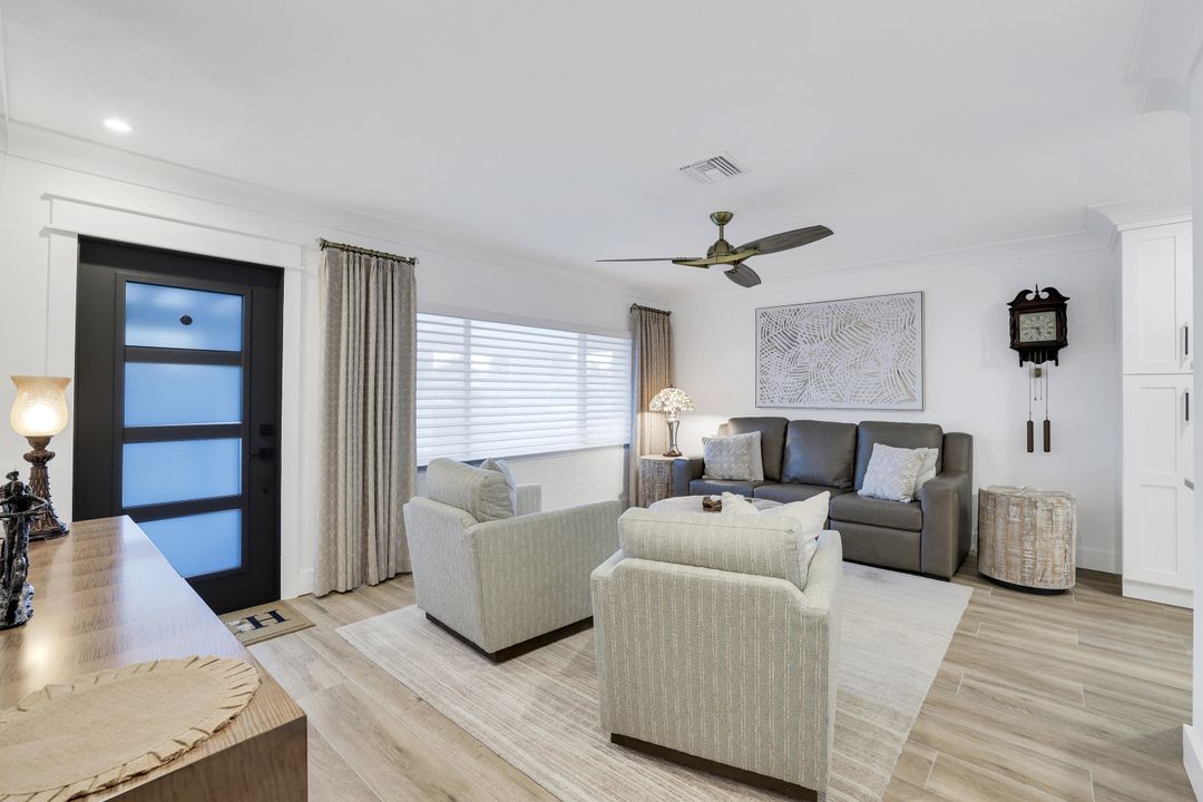 585 100th Ave N, Naples, FL 34108