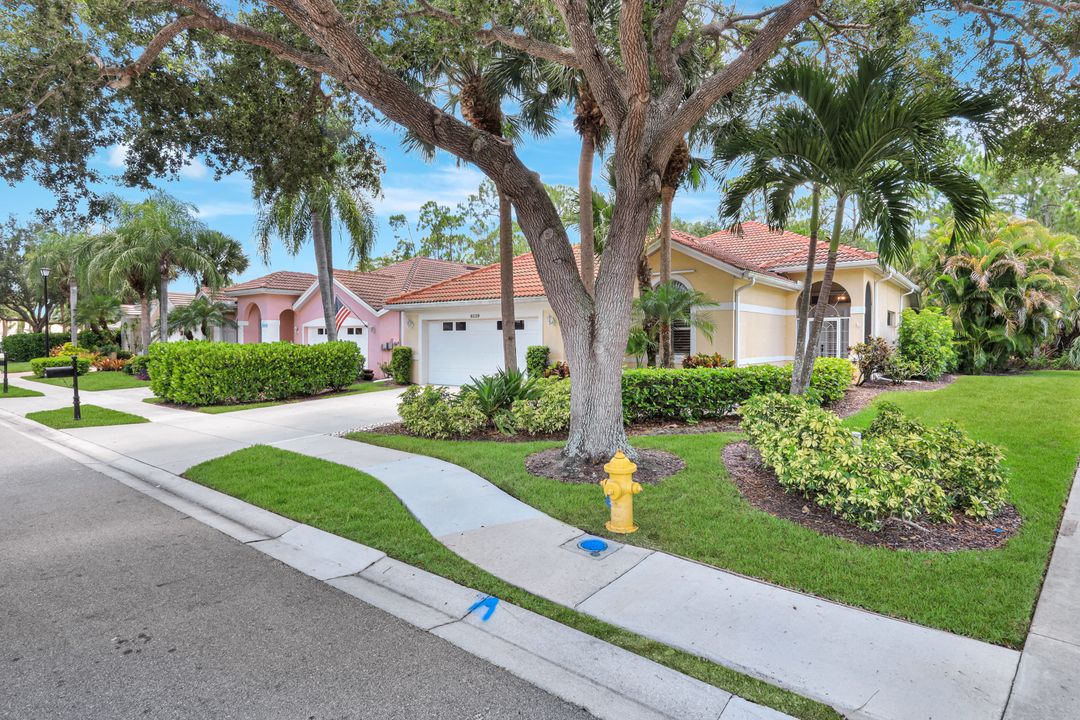 6119 Manchester Pl, Naples, FL 34110