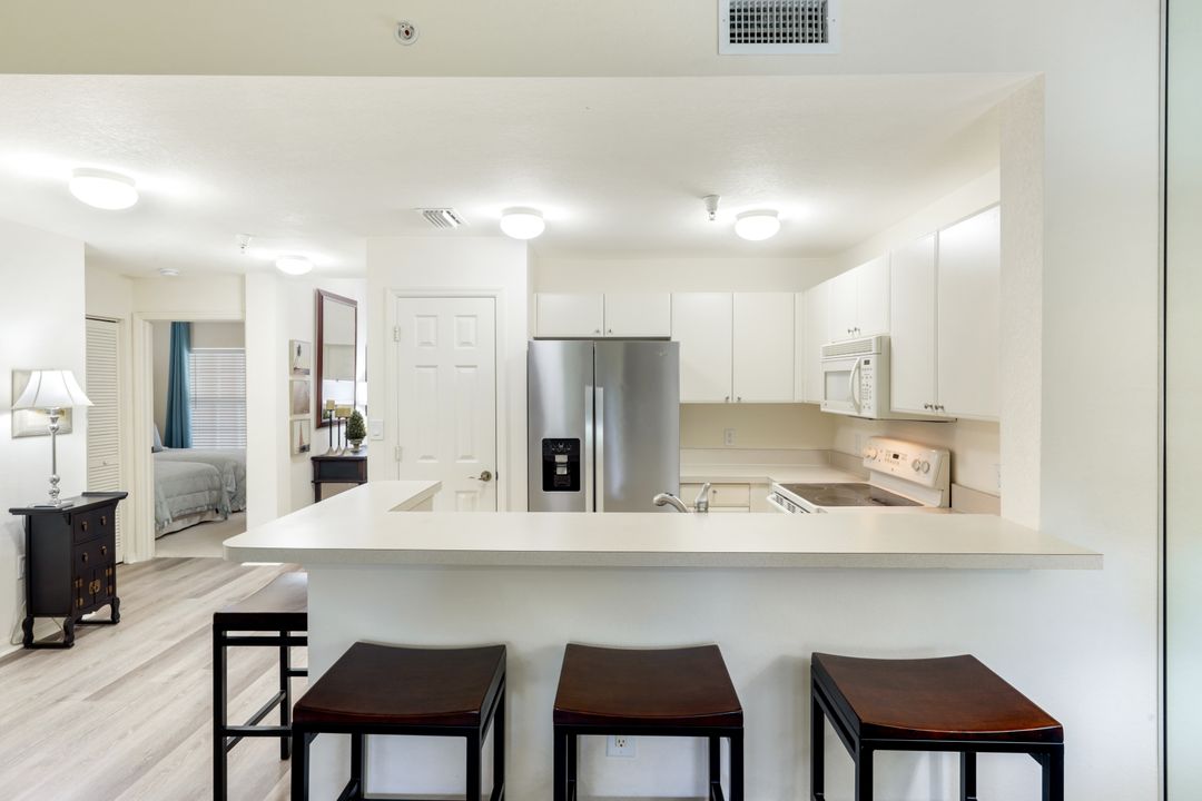 4455 Botanical Pl Cir #103, Naples, FL 34112