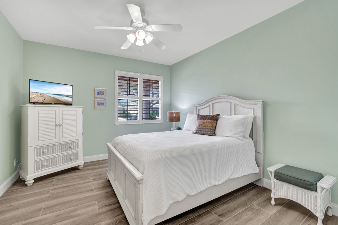 1485 Chesapeake Ave, Naples, FL 34102