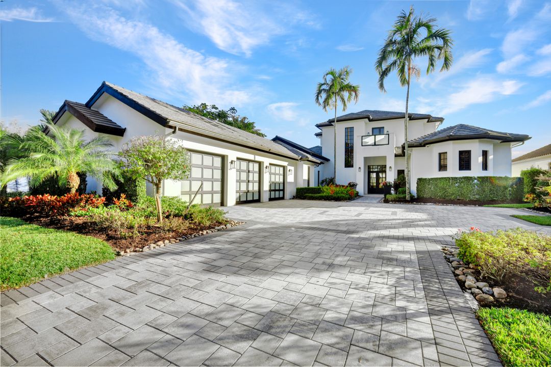 16988 Fairgrove Way, Naples, FL 34110