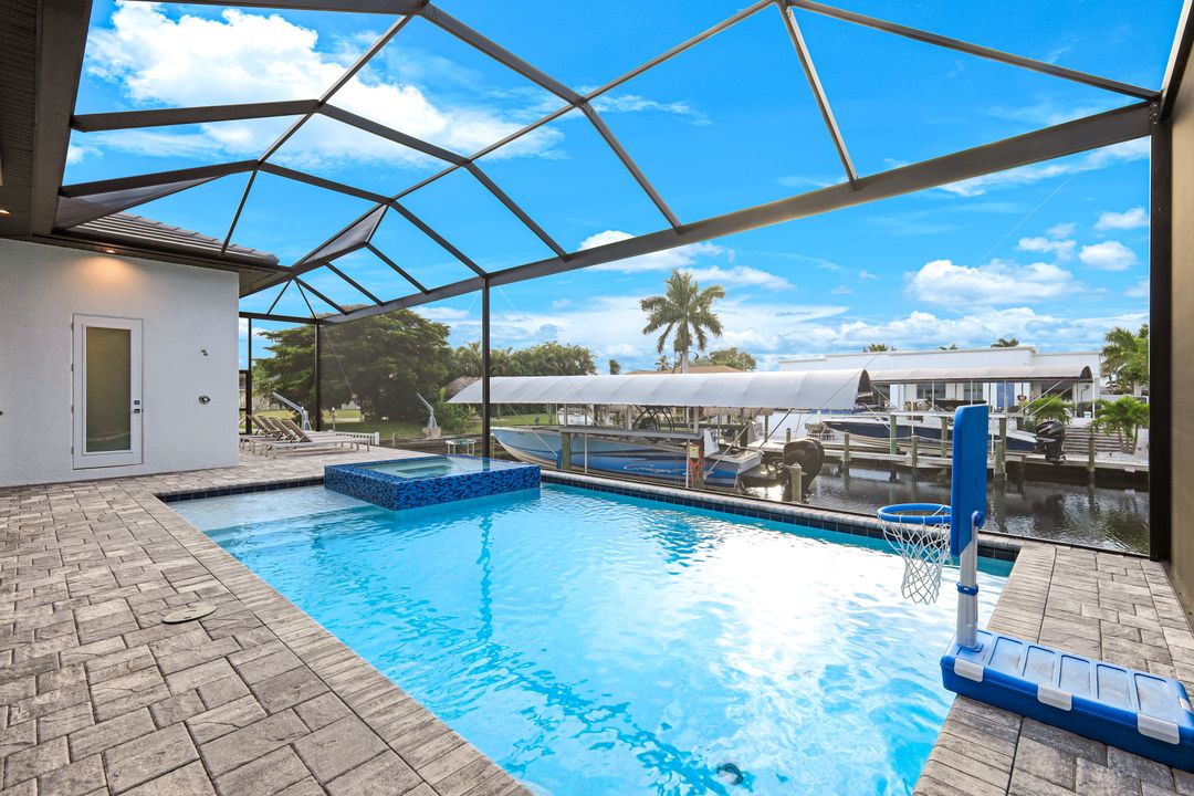 5130 Atlantic Ct, Cape Coral, FL 33904