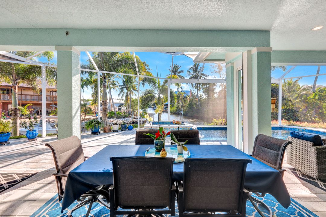 2654 Shoreview Dr, Naples, FL 34112