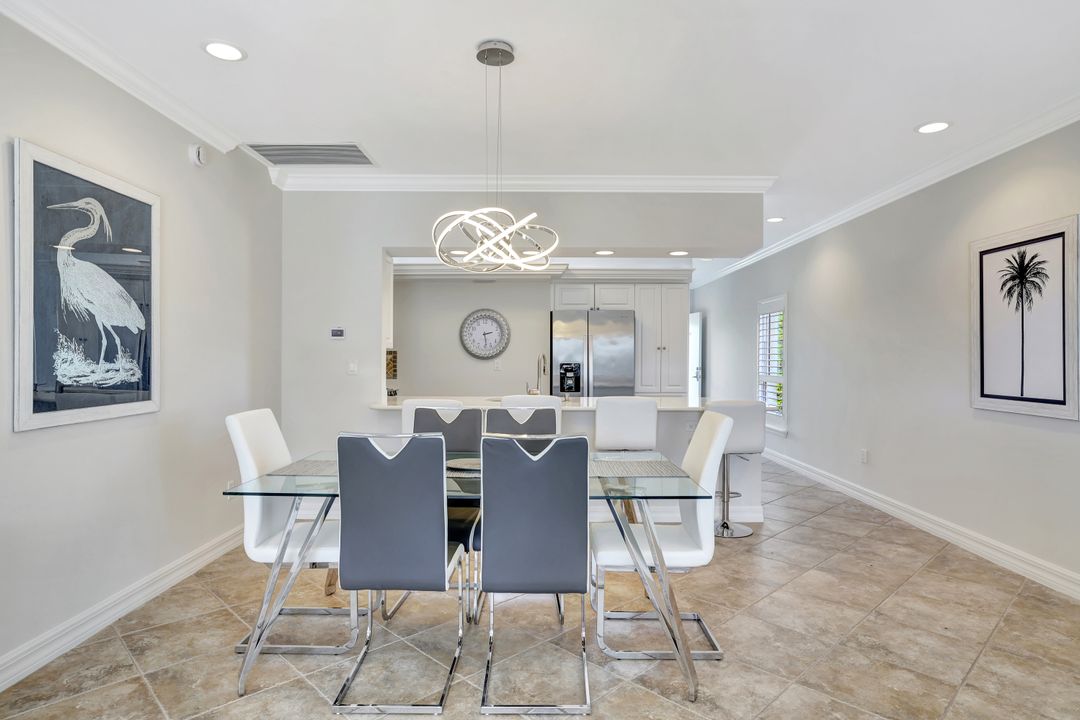 816 W Elkcam Cir #301, Marco Island, FL 34145