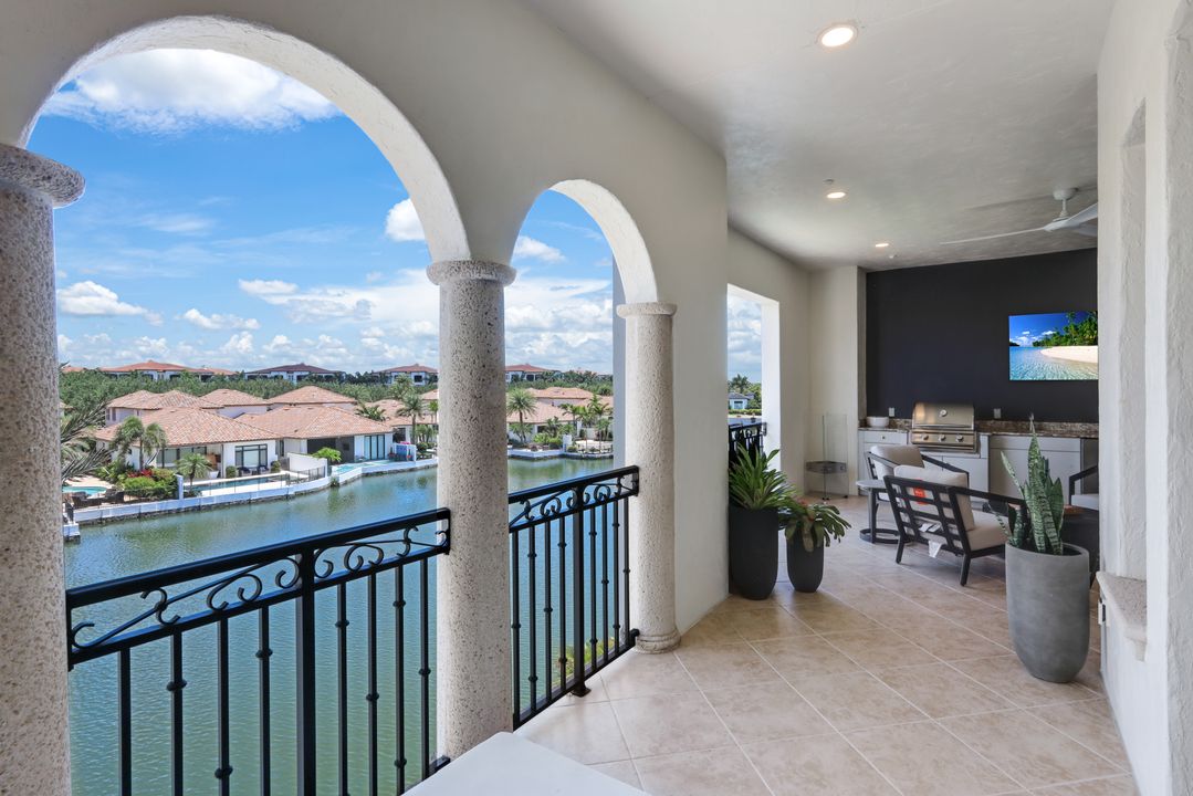 16653 Toscana Cir #704, Naples, FL 34110