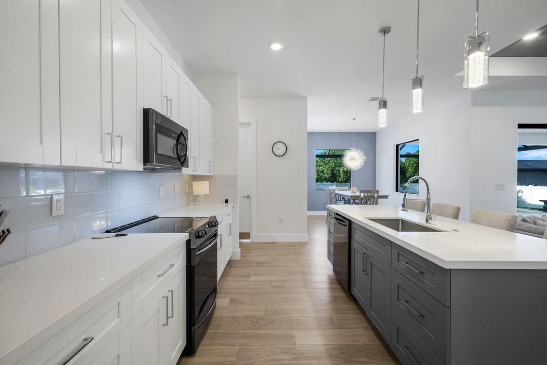 4208 NW 13th St, Cape Coral, FL 33993