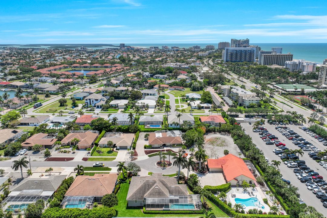 910 Montego Ct, Marco Island, FL 34145
