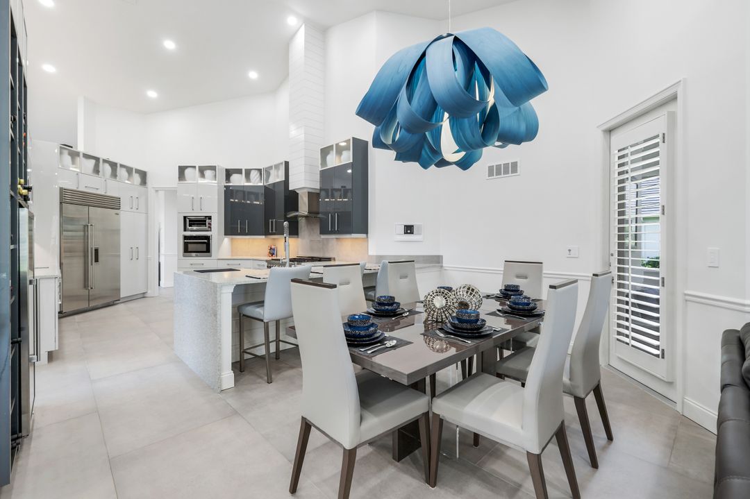 9245 The Ln, Naples, FL 34109