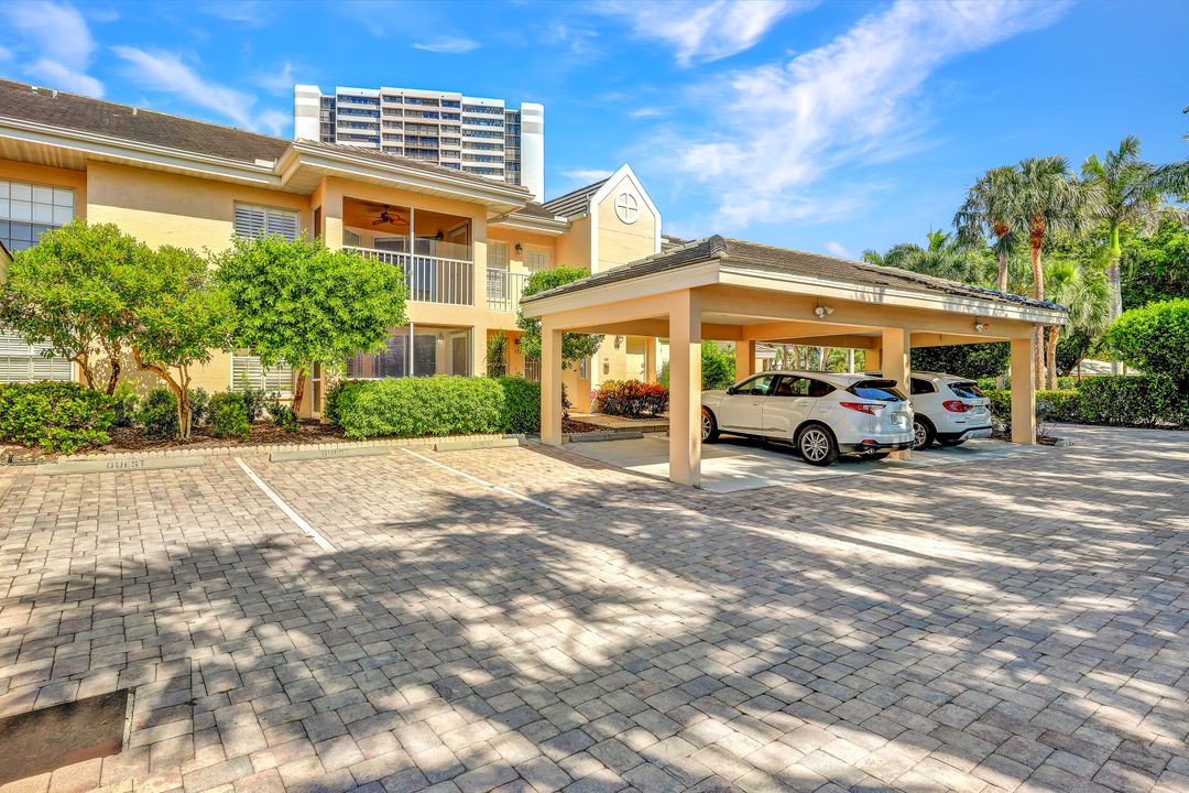 5637 Turtle Bay Dr #17, Naples, FL 34108