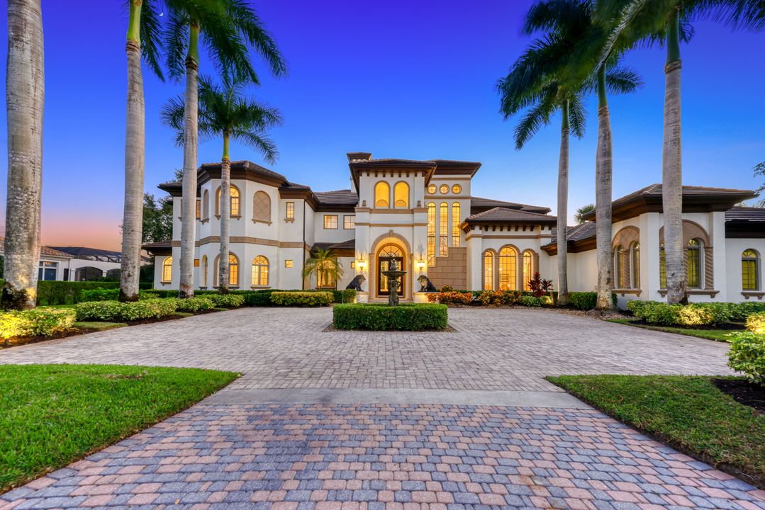 28790 Blaisdell Dr, Naples, FL 34119