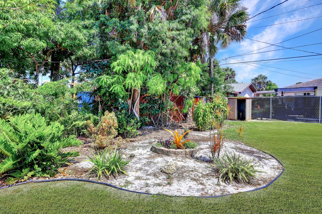 3950 Mohawk Pl, Naples, FL 34112