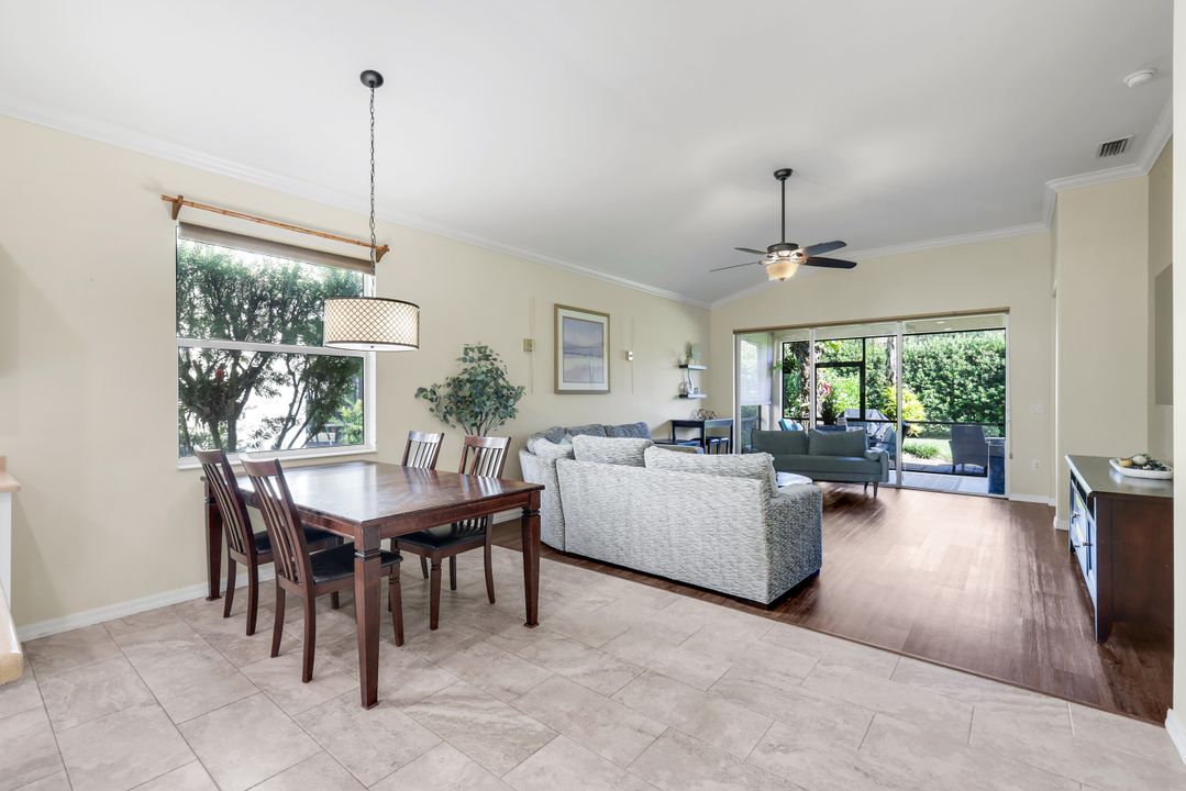 2095 Sagebrush Cir, Naples, FL 34120