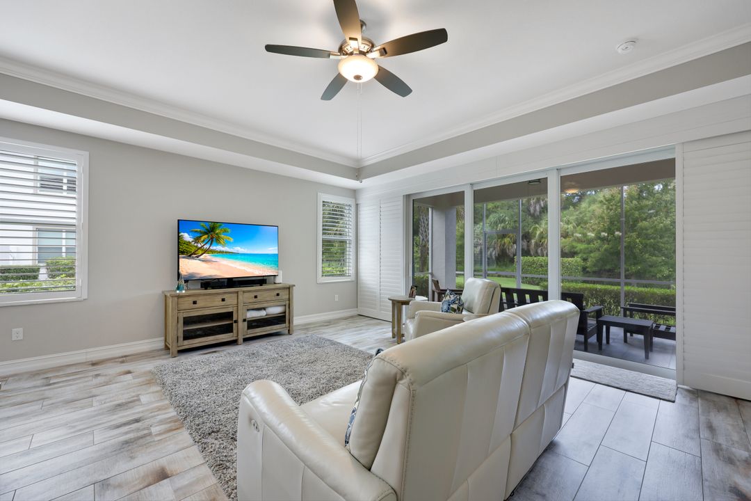 7801 Hawthorne Dr #2701, Naples, FL 34113