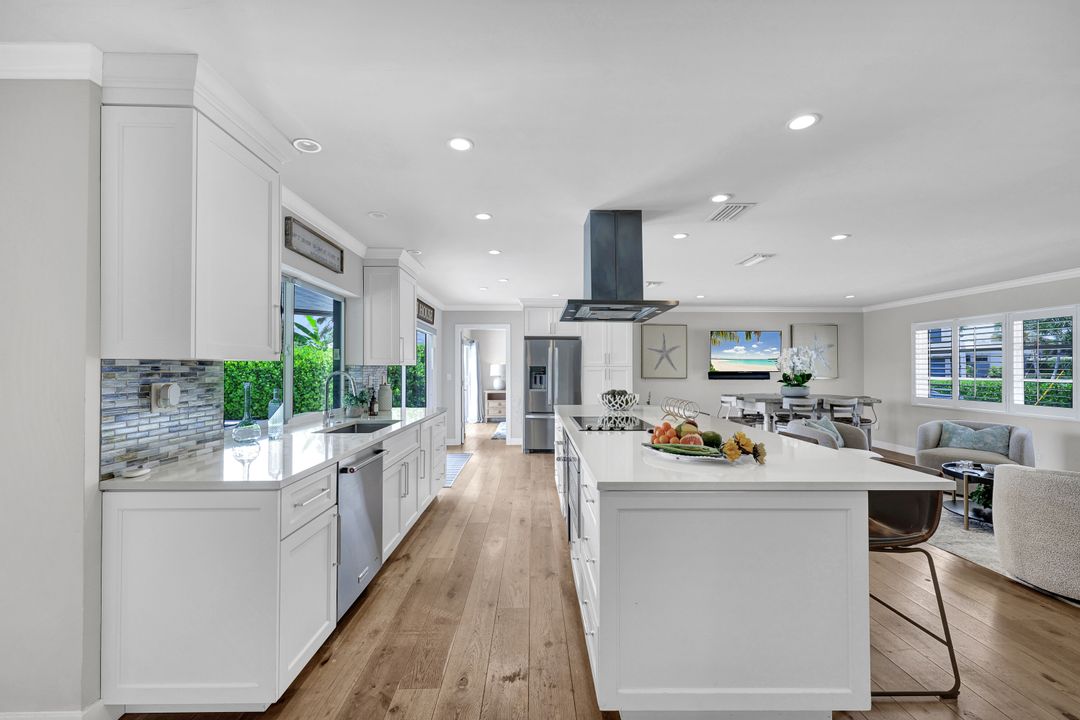 2140 Shad Ct, Naples, FL 34102