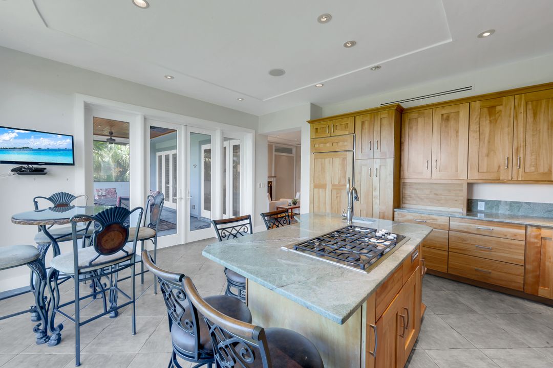 834 Hideaway Cir W, Marco Island, FL 34145