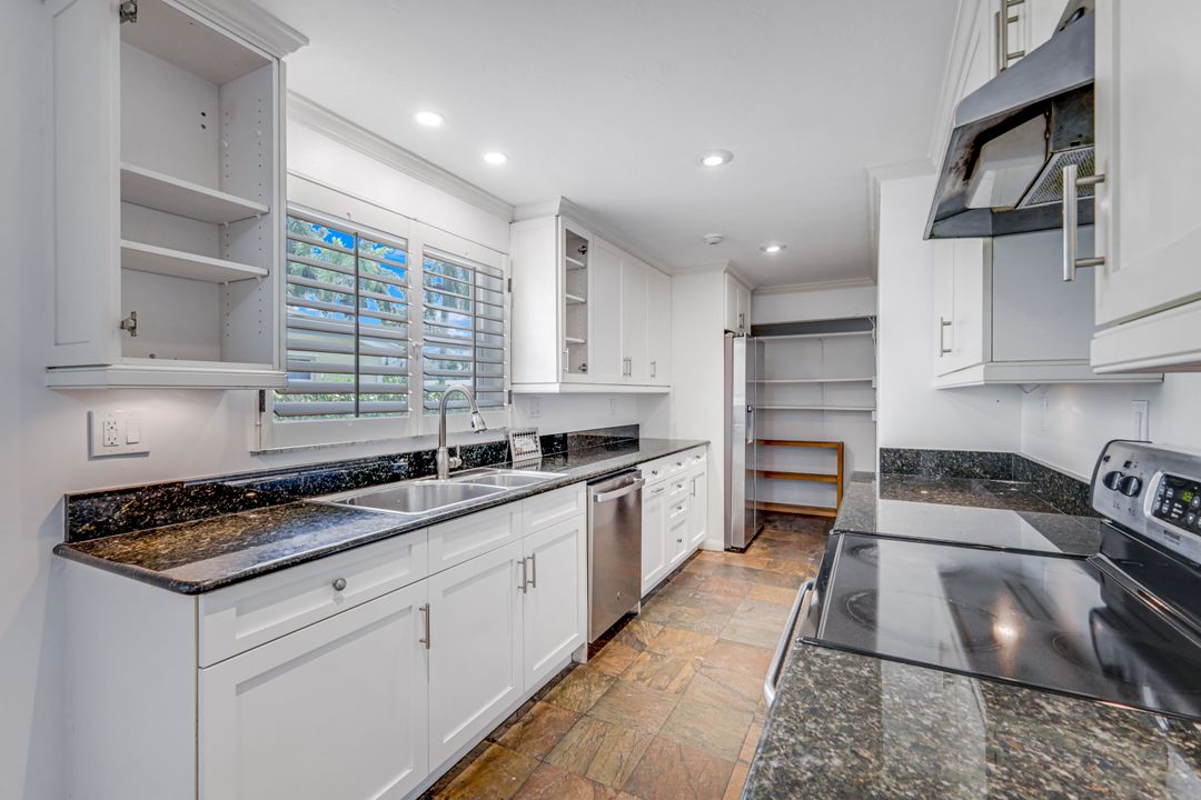 1015 Royal Palm Dr, Naples, FL 34103